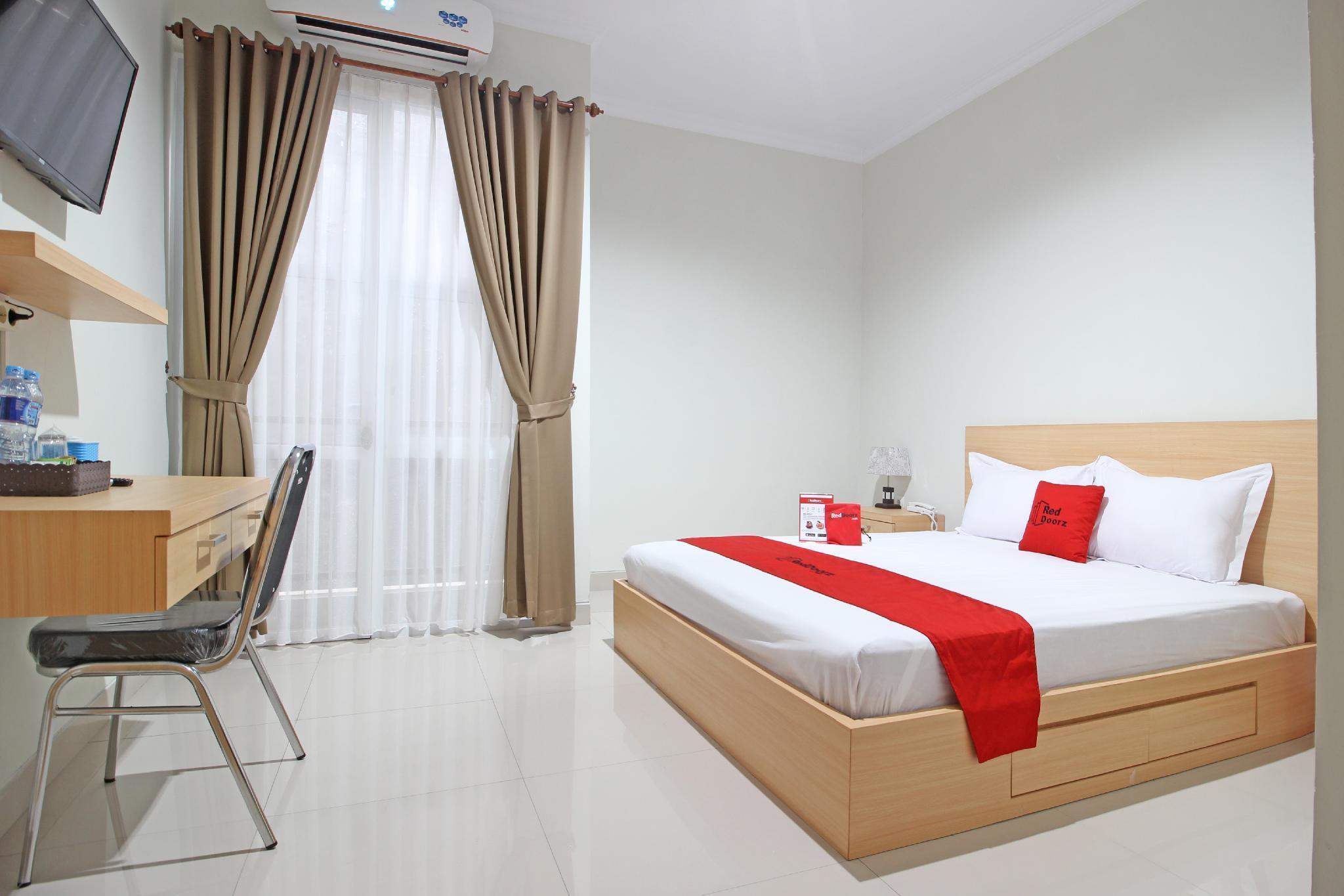 Reddoorz Near Amikom Yogyakarta Salakan Екстериор снимка