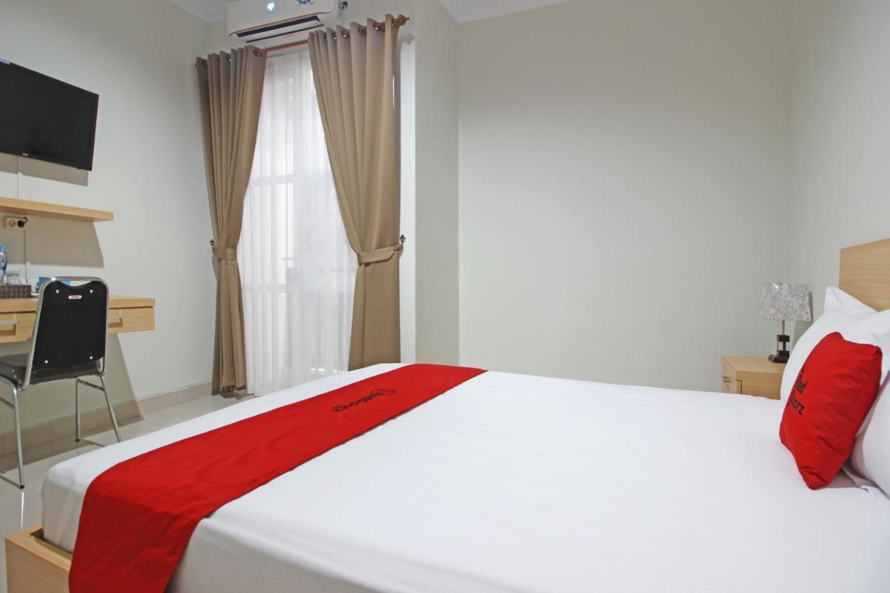 Reddoorz Near Amikom Yogyakarta Salakan Екстериор снимка